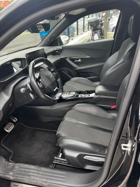 Peugeot 2008 BlueHDi 130 S&S EAT8 GT