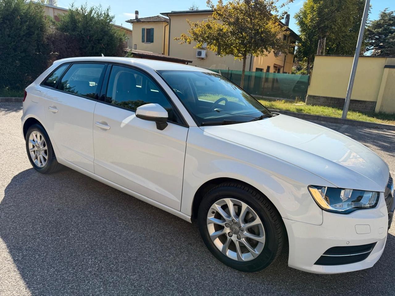 Audi A3 Sportback 1.6 TDI - NEOP. - NAV. - 12 MESI DI GARANZIA -