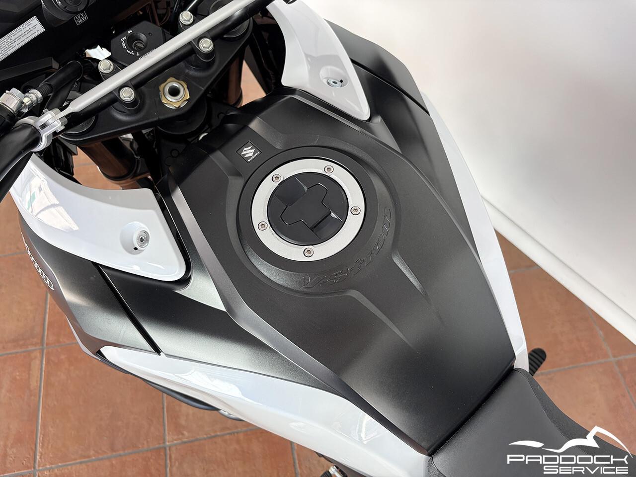 Suzuki V Strom DL 1000 solo 15.000 km ACCESSORIATA