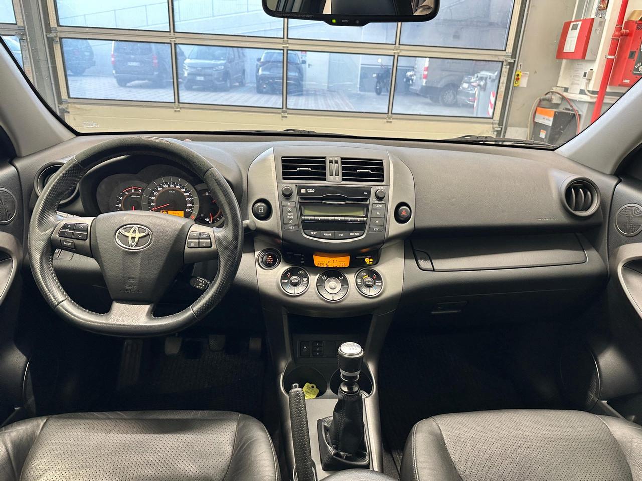 Toyota RAV4 2.2 d-cat Luxury 177cv my09