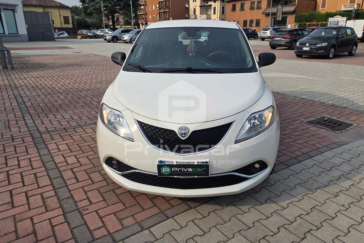 LANCIA Ypsilon 1.2 69 CV 5 porte Silver