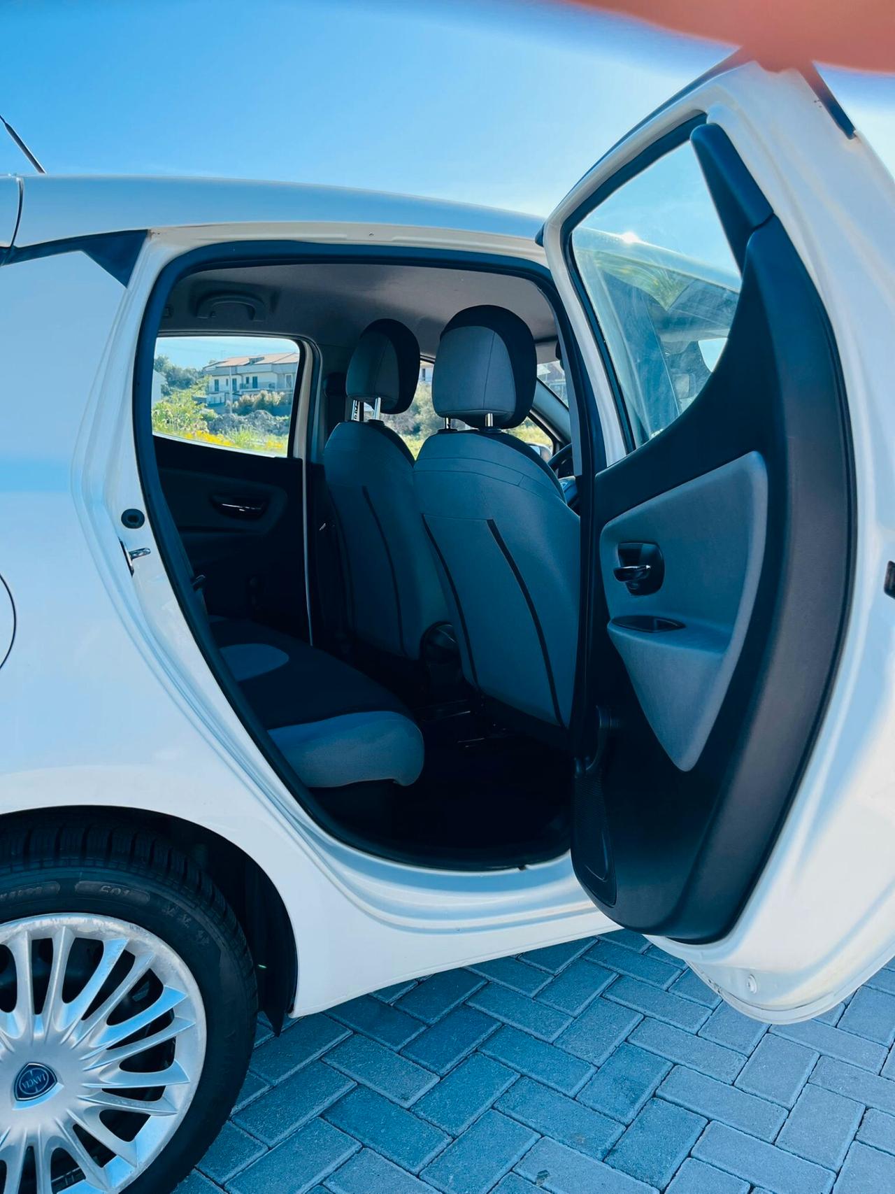 Lancia Ypsilon 1.3MLJT COME NUOVA CHIAMA 2013