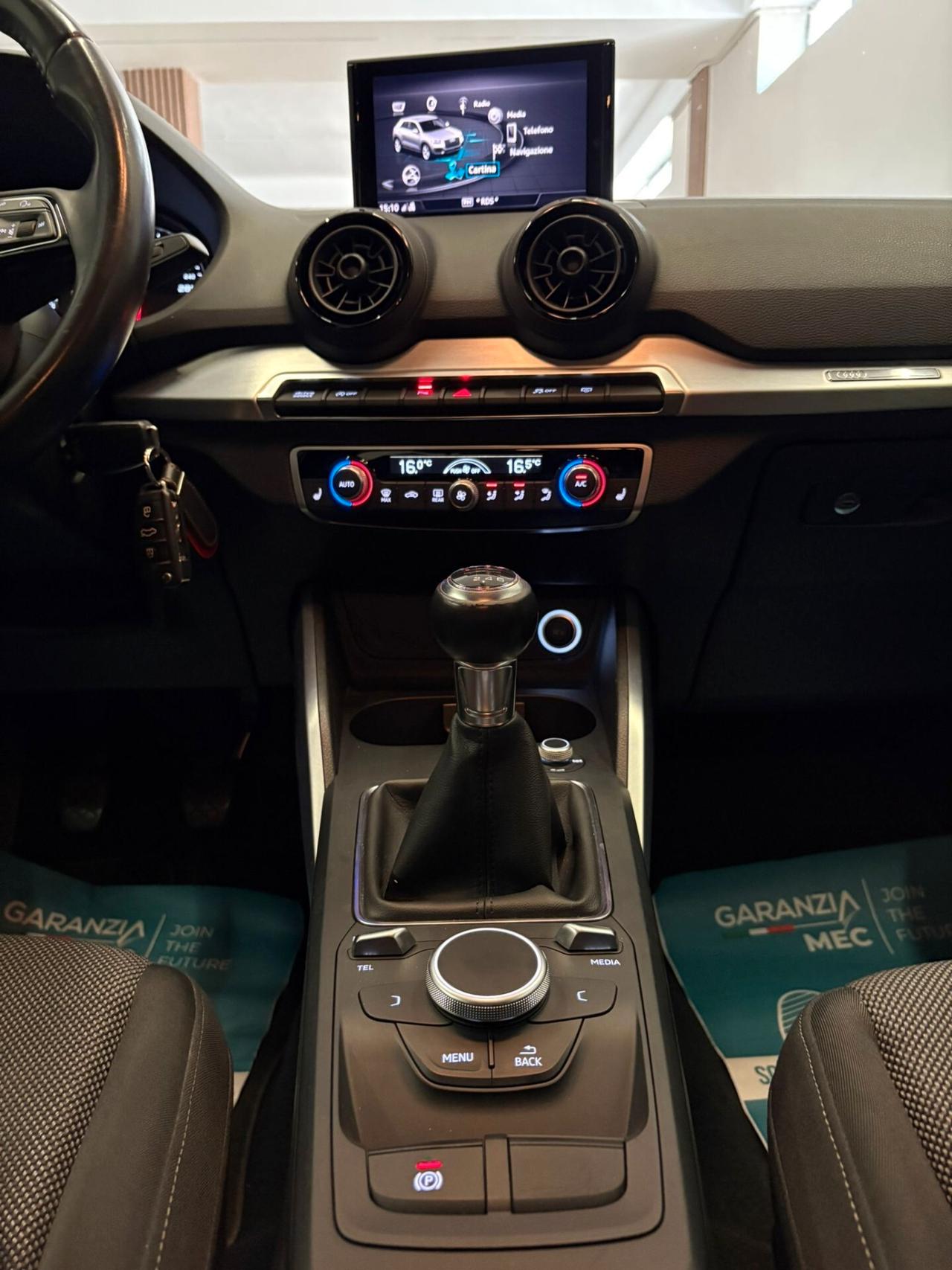 Audi Q2 1600cc TDI 116cv IDENTITY BLACK