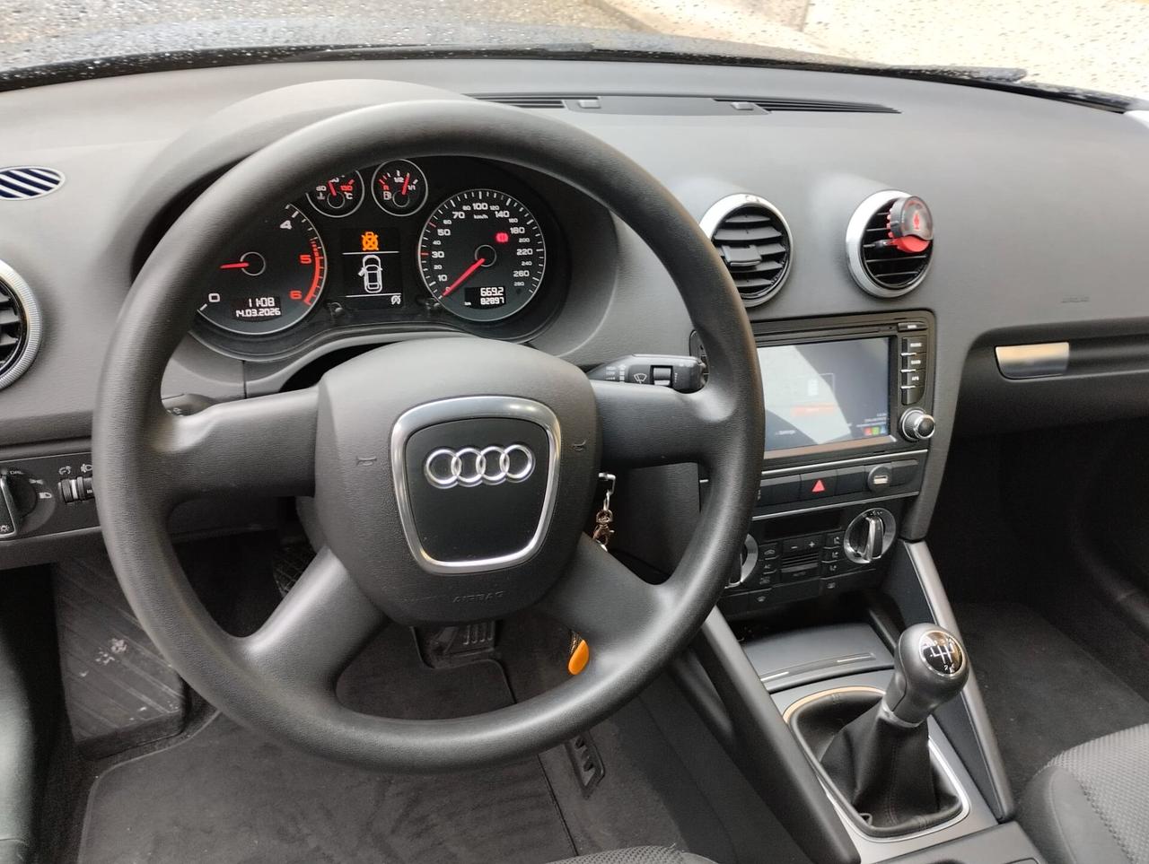 Audi A3 1.6 TDI 105 CV CR Attraction