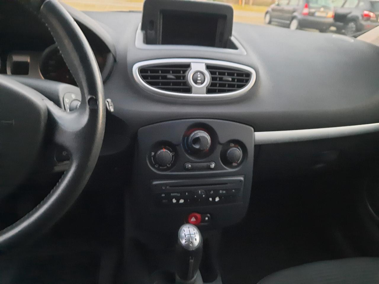 Renault Clio 1.2 16V GPL , BI-COLOR !!! NAVIGATORE !!! OK NEOPATENTATI !!!