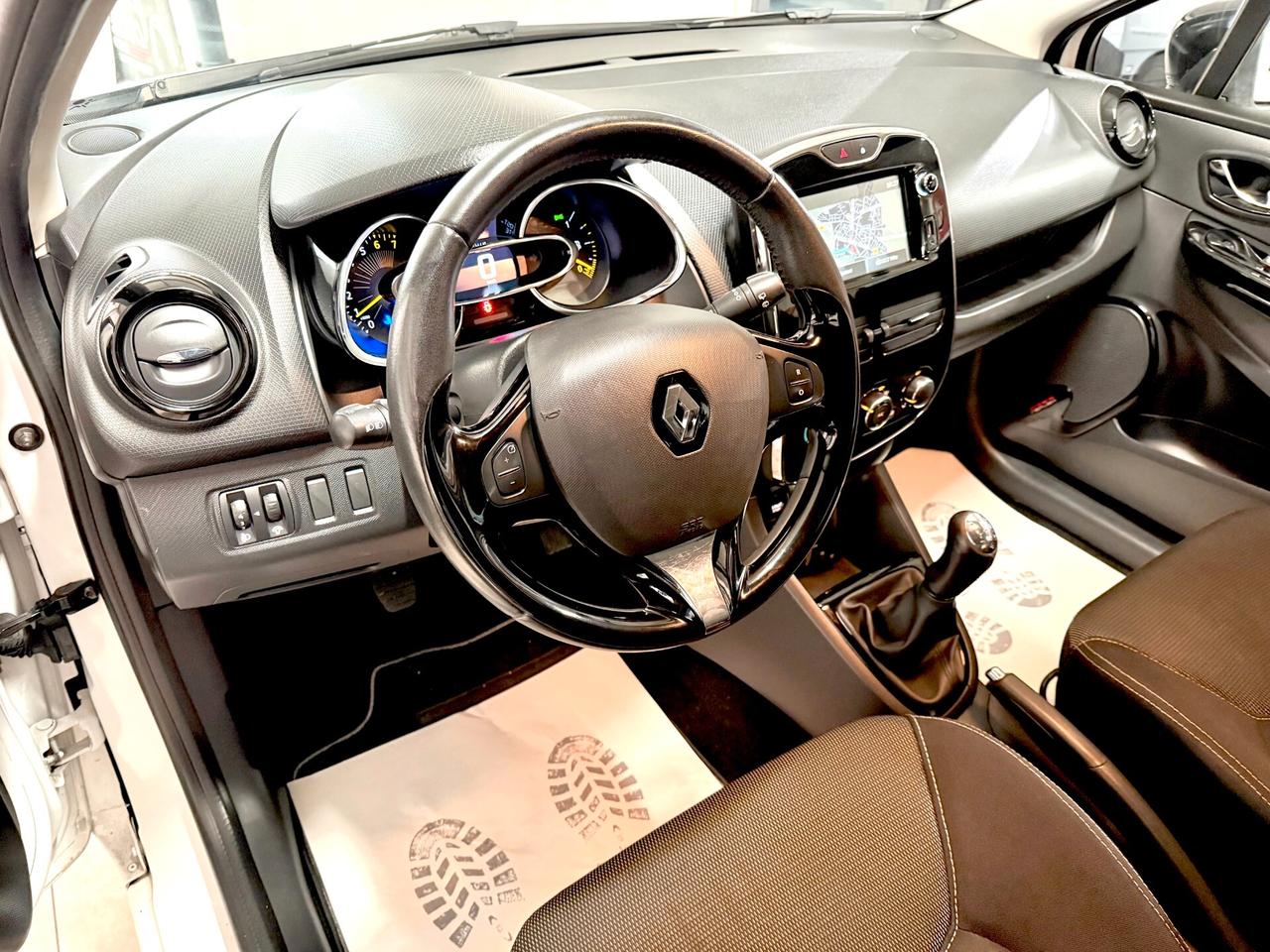 Renault Clio 1.2 75CV 5 porte Costume National