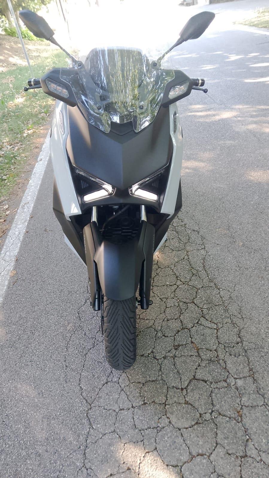 Yamaha X-Max 300 Tech Max
