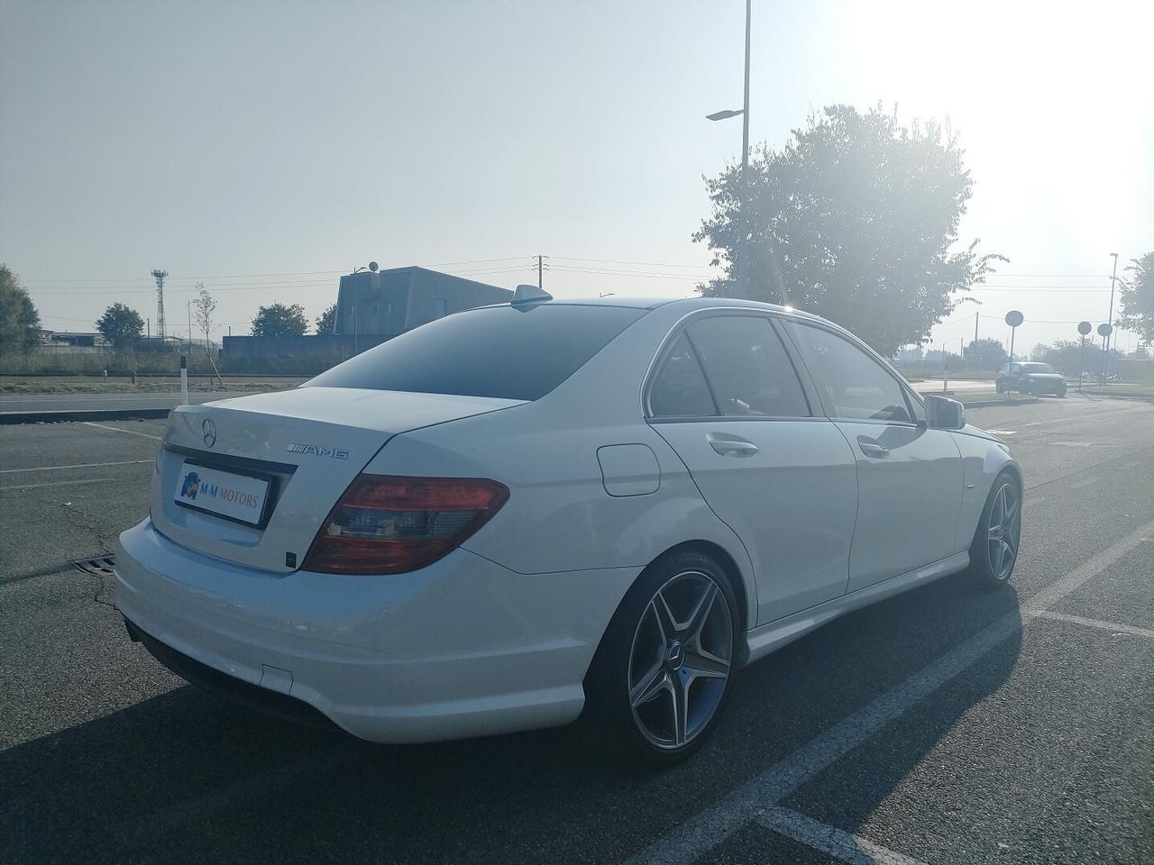 MERCEDES-BENZ C 180 CGI AMG Pack