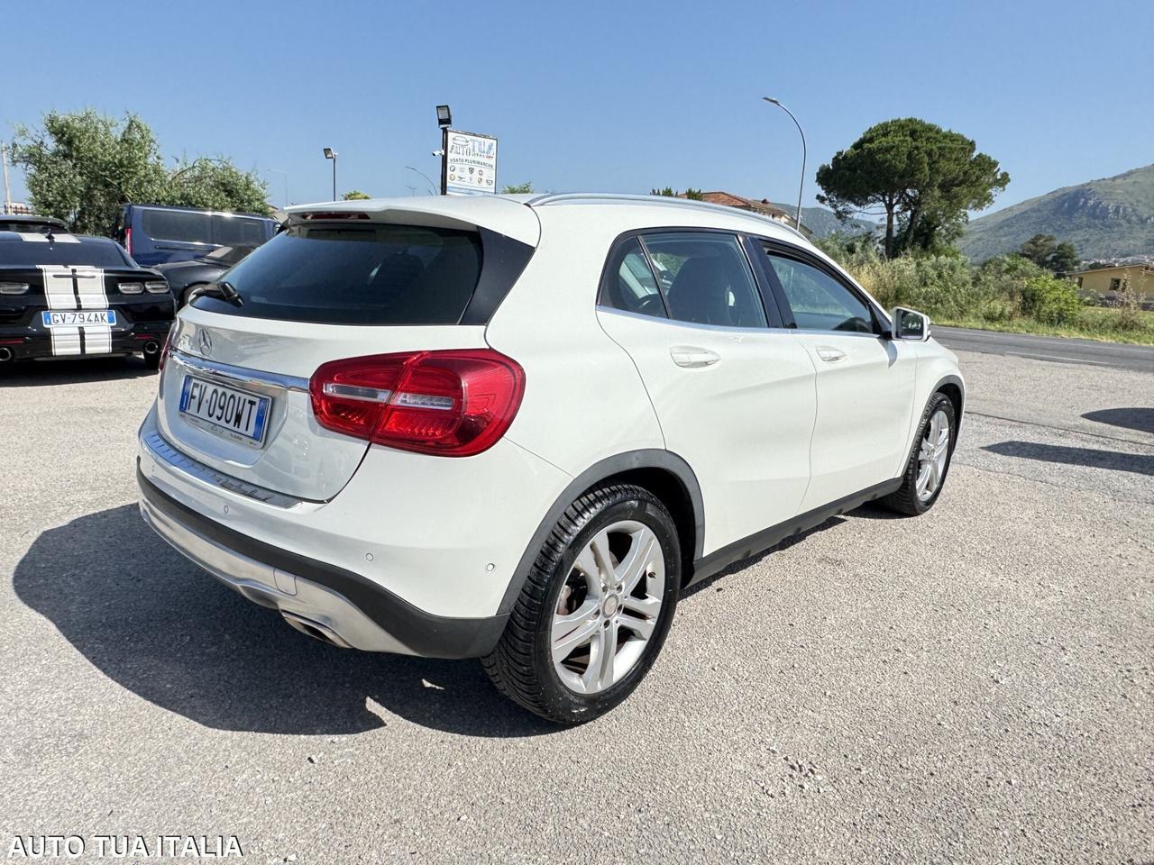MERCEDES-BENZ GLA 200CDI PREMIUM PER NEOPATENTATI