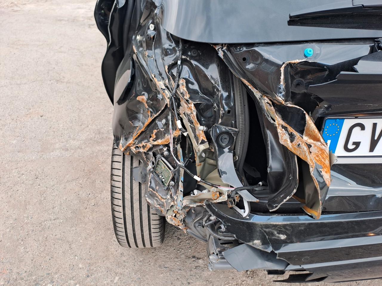 TOYOTA YARIS 1.5 HYBRID *SINISTRATA* GARANZIA 2027