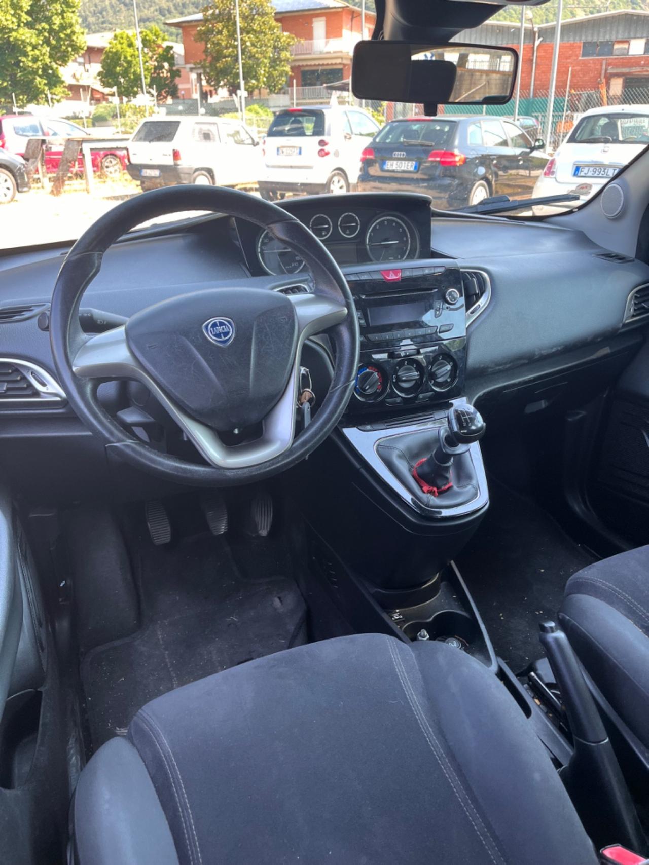 Lancia Ypsilon 1.2 GPL 69 cv 2014