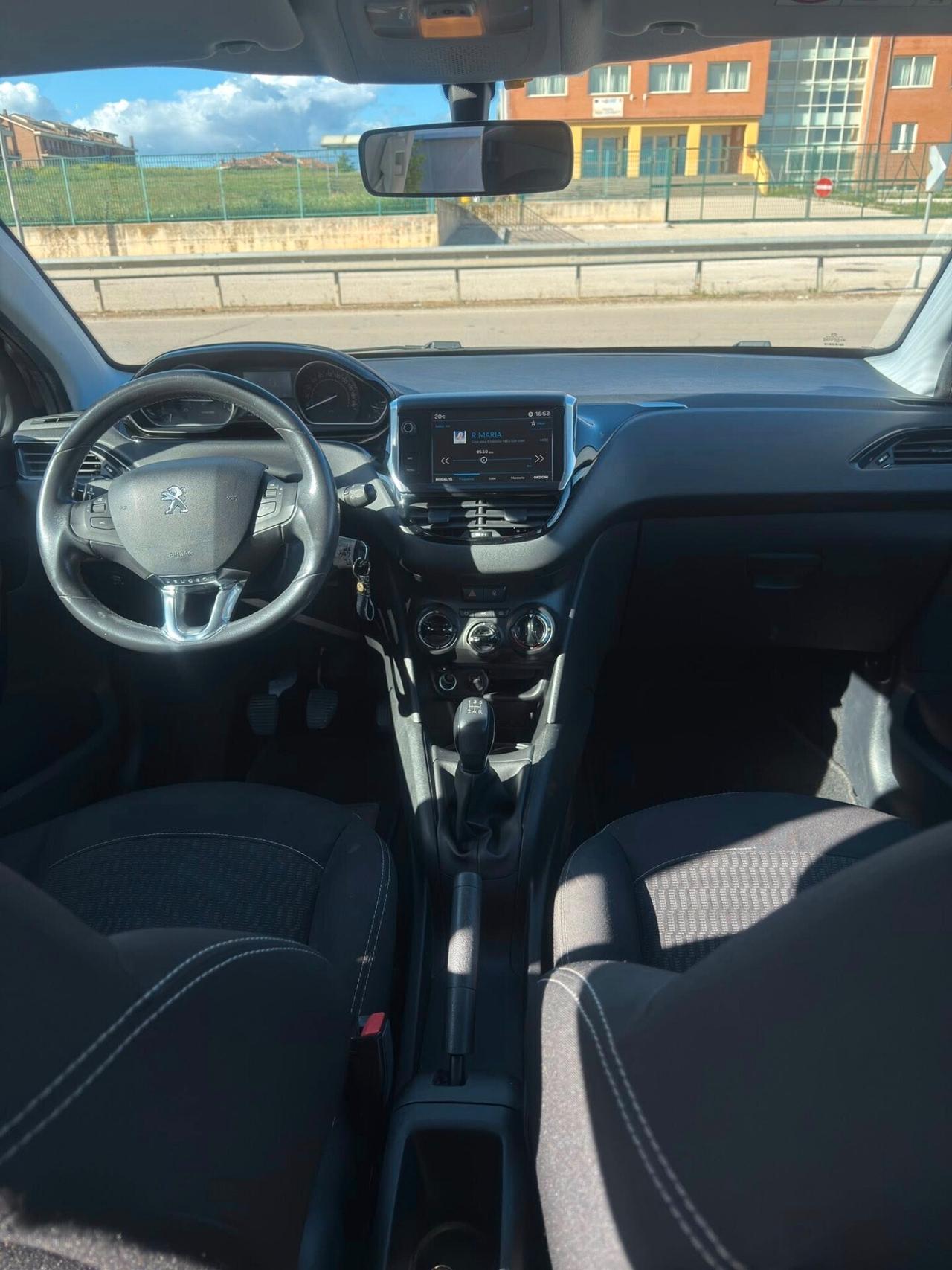 Peugeot 208 PureTech 82 5p. GPL Allure