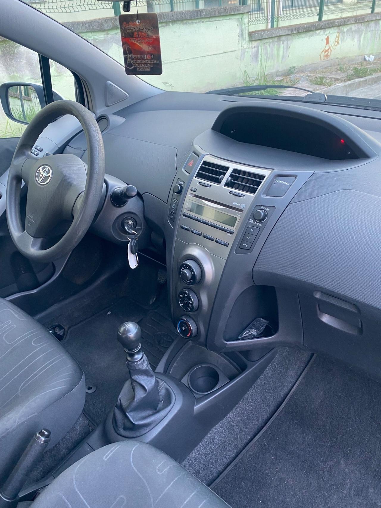 Toyota Yaris 1.4 D-4D DPF Anno 2010 TAGLIANDATA