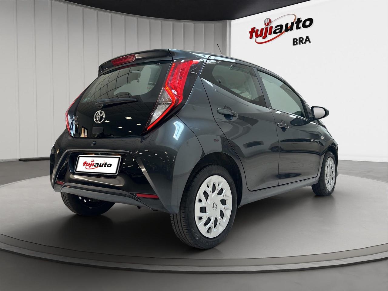 Toyota Aygo 5p 1.0 x-play m-mt 72cv