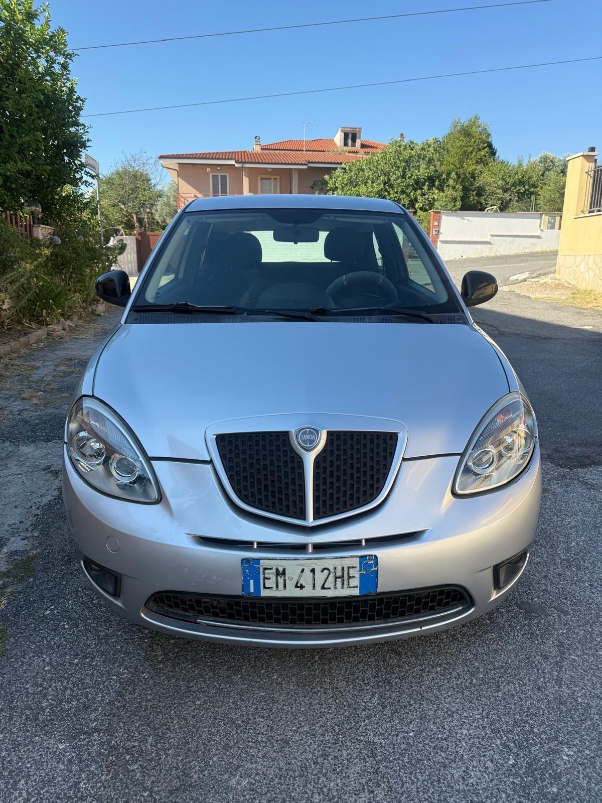 Lancia Ypsilon 1.2 69 CV 5 porte GPL Ecochic Silver