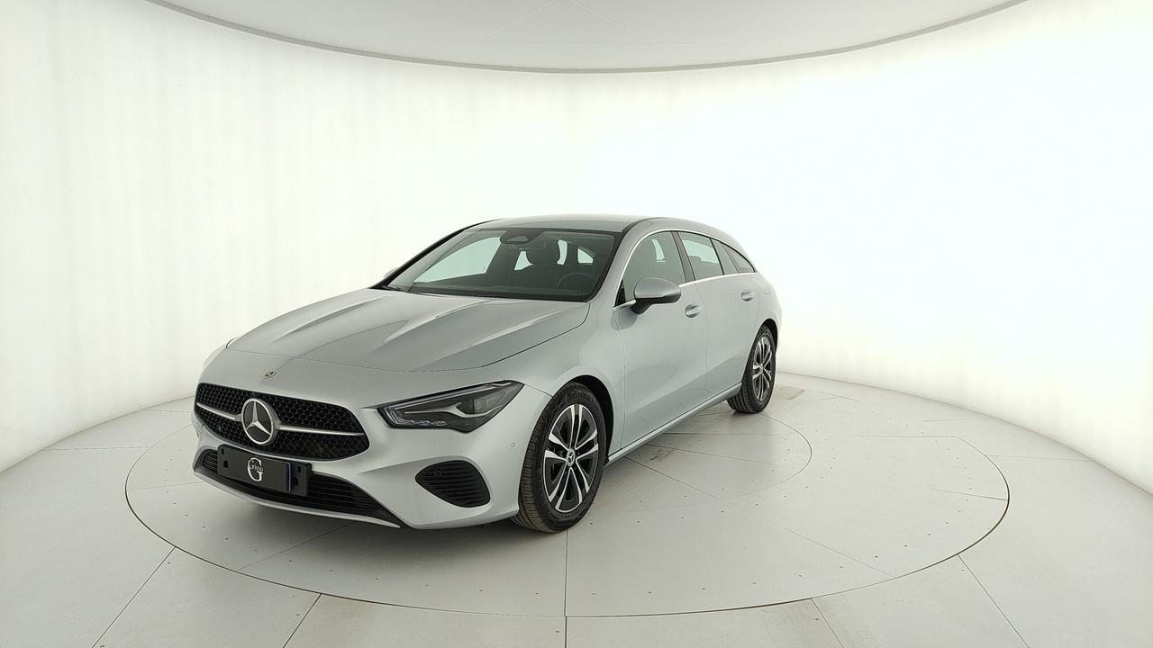 Mercedes-Benz CLA Shooting Brake 180 d Advanced auto
