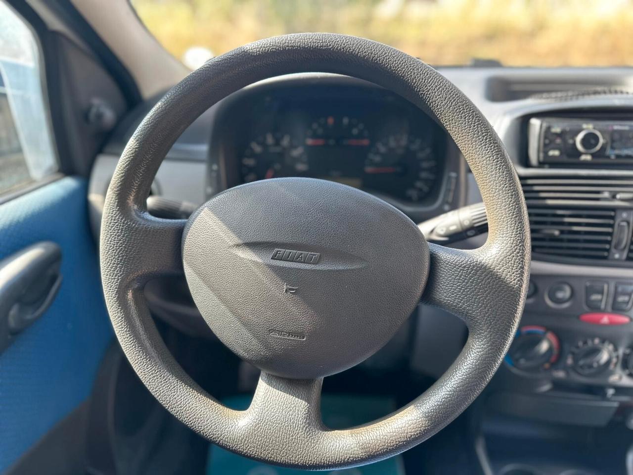 Fiat Punto 1.2i 5 porte Clima