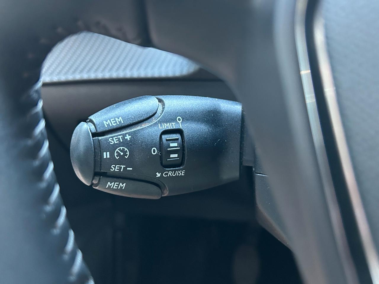 Peugeot 208 BlueHDi Stop&Start 5 porte Allure