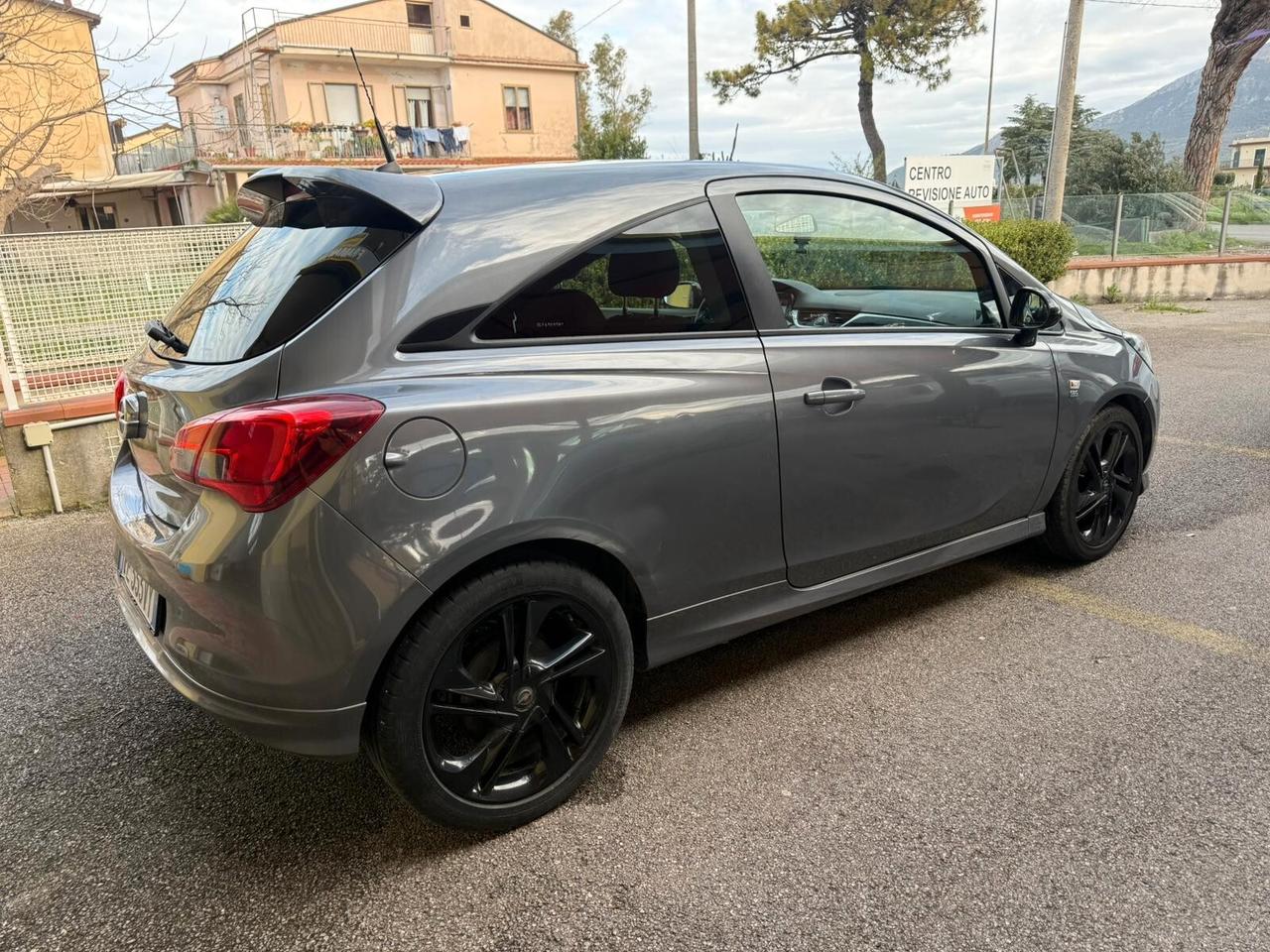 Opel Corsa 1.4 90CV Coupé b-Color