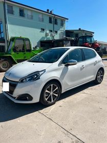 Peugeot 208 PureTech 82 5 porte Allure ok neo patentati
