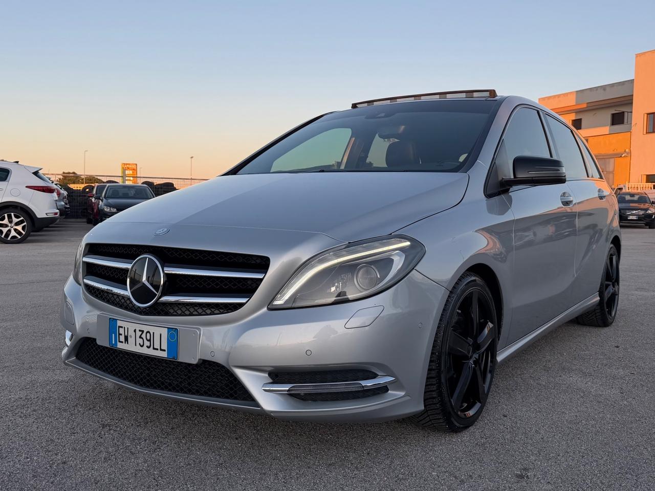 MERCEDES-BENZ B 220 CDI 170CV IPERFULL TETTO MY14