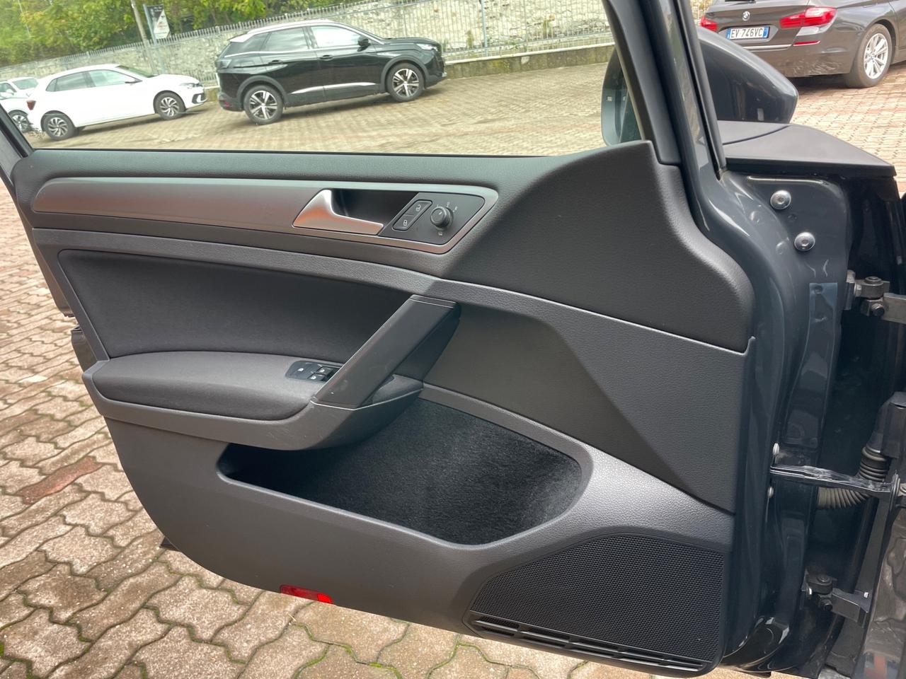 Volkswagen Golf 1.6 TDI 90 CV 5p. Trendline Neopatentati