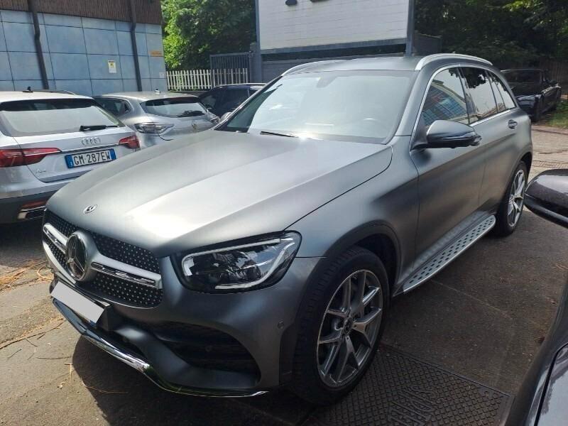 GLC 220 d 4Matic Premium Plus Opaco + Pedane