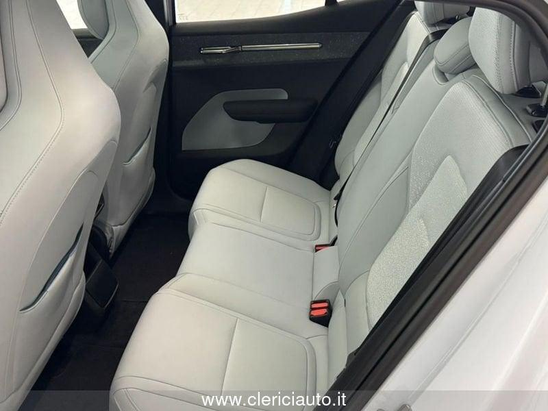 Volvo EX30 Single Motor Extended Range RWD Ultra