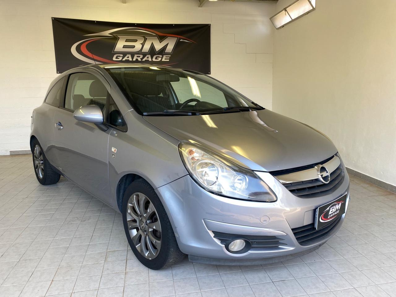 Opel Corsa 1.2 80CV 3 porte GPL-TECH Edition