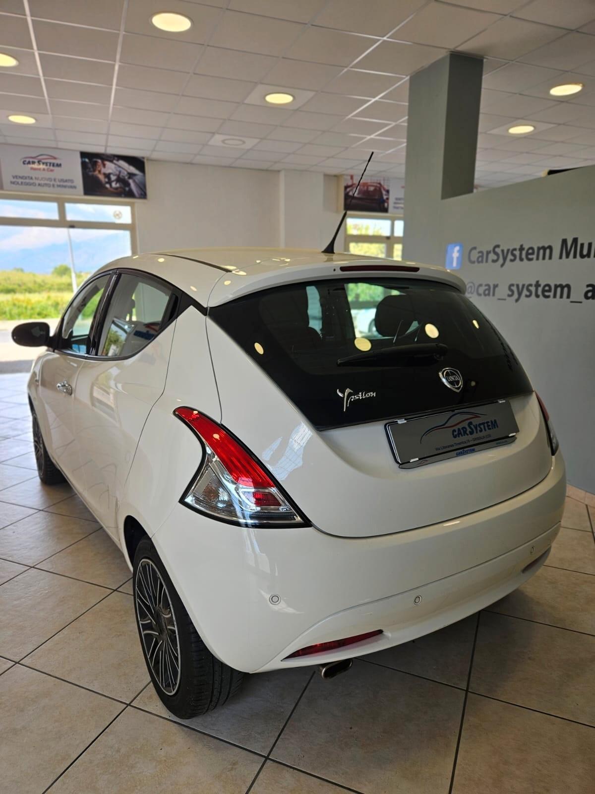 Lancia Ypsilon 1.2 69 CV 5 porte Gold