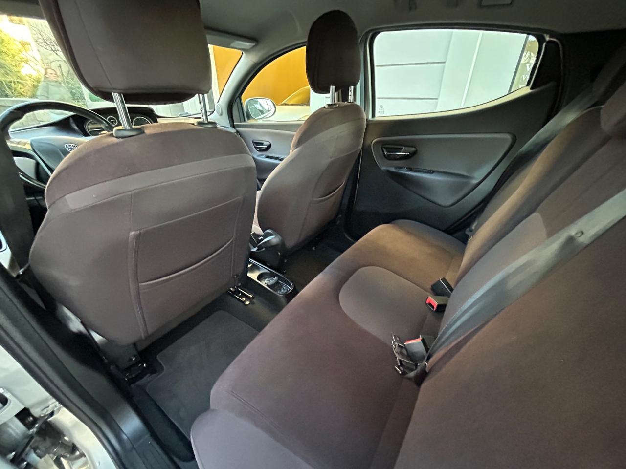 Lancia Ypsilon 1.2 69 CV 5 porte S&S Gold NEOPATENTATI | EURO 5!!!