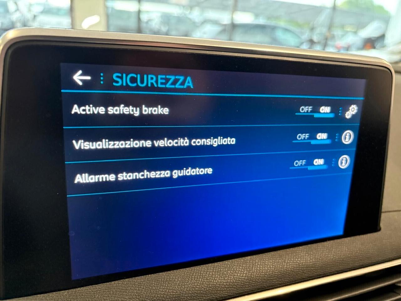Peugeot 3008 ALLURE BlueHDi 130 EAT8 SPOTICAR
