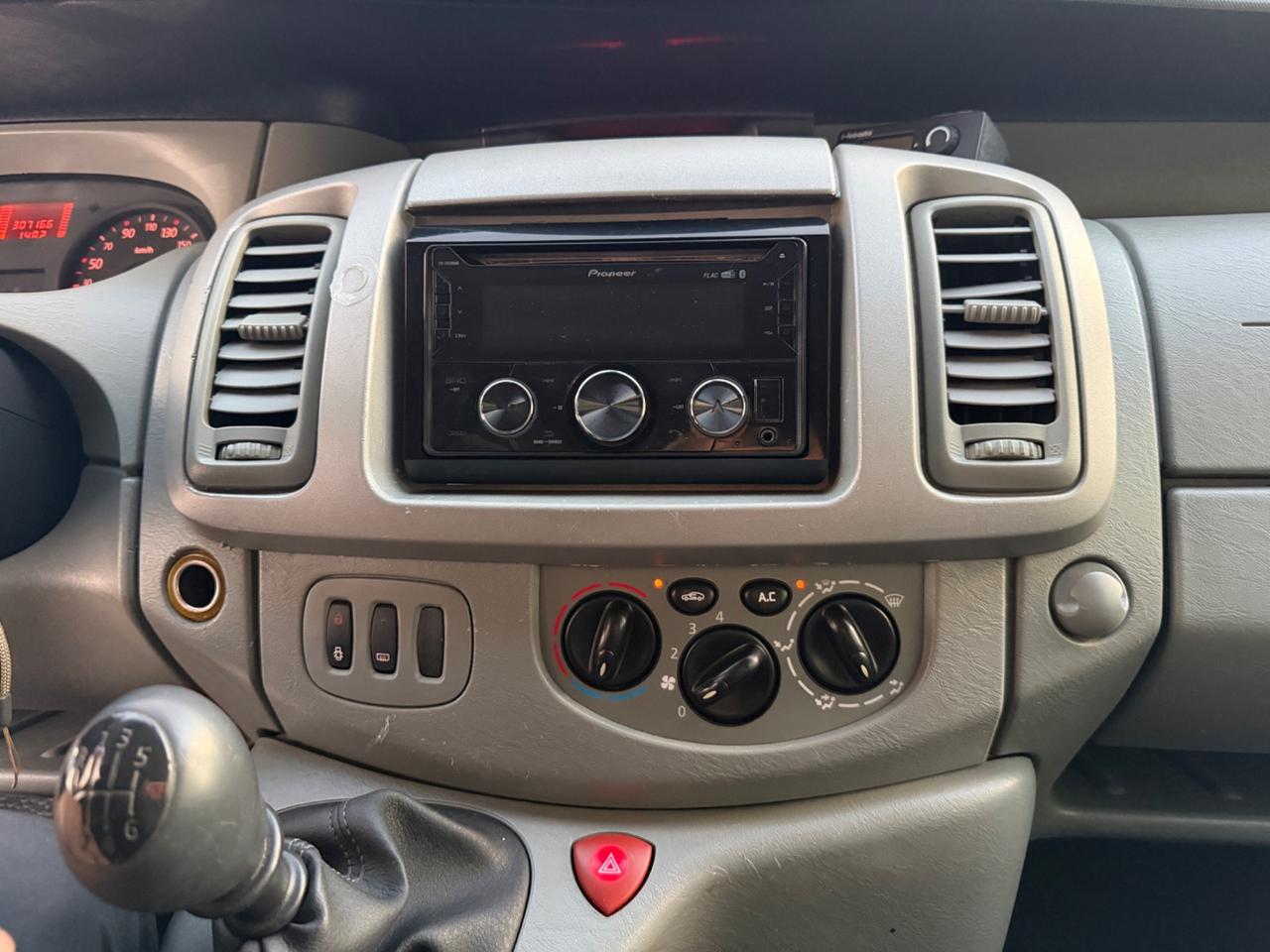 Renault Trafic 2.0 dCi/115 Cv 9 Posti Clima Gancio T.