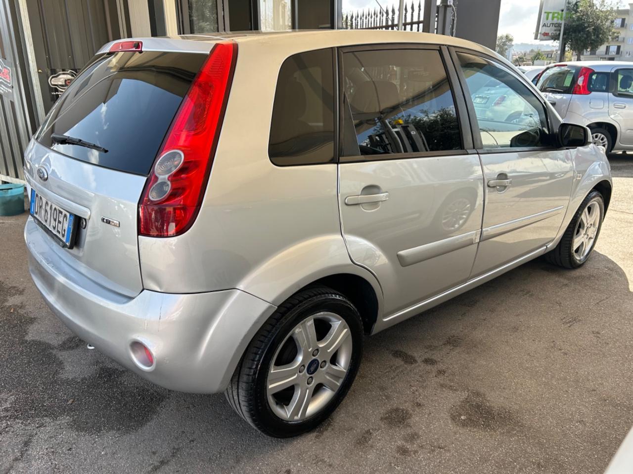 Ford Fiesta 1.4 TDCi 5p. Ghia