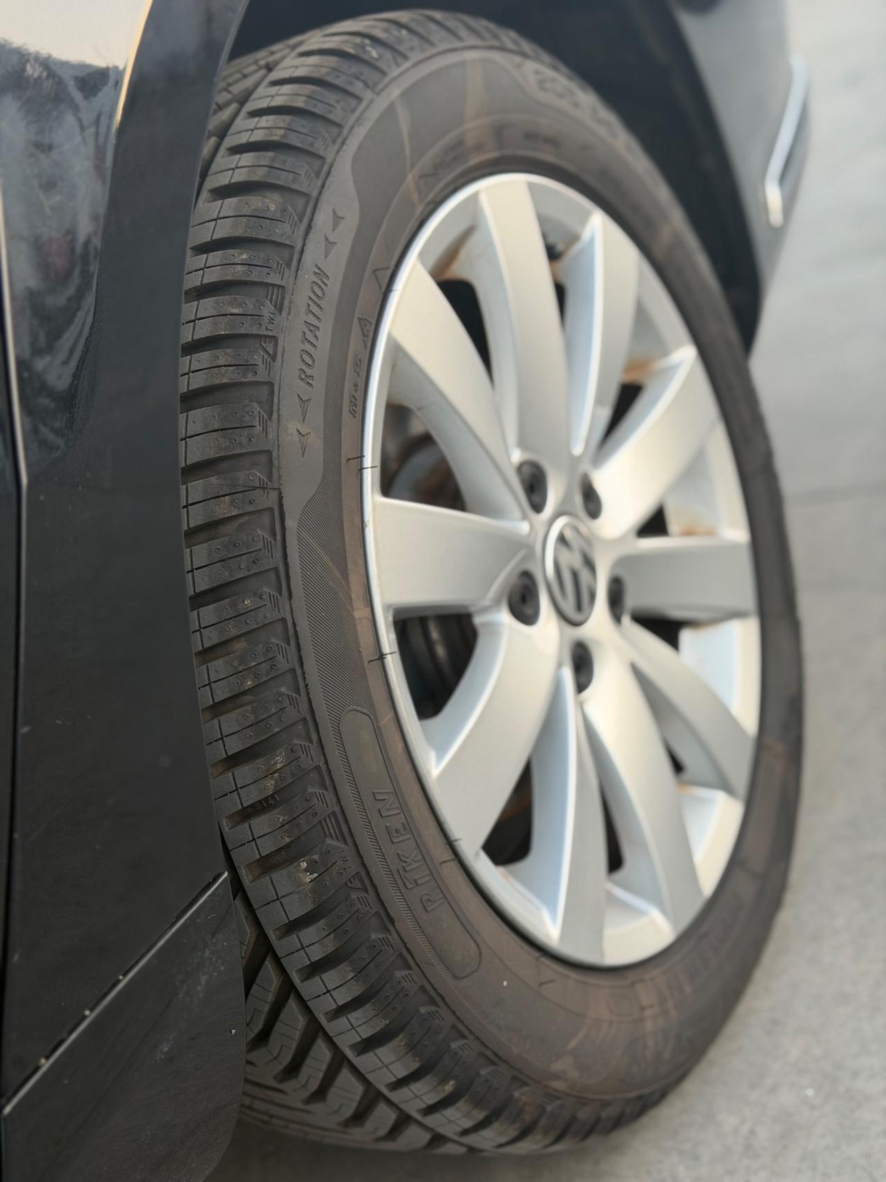 Volkswagen PASSAT 1.6 DIESEL 2011 - CARPLAY