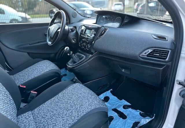 Lancia Ypsilon 1.2 69 CV 5 porte S&S Gold