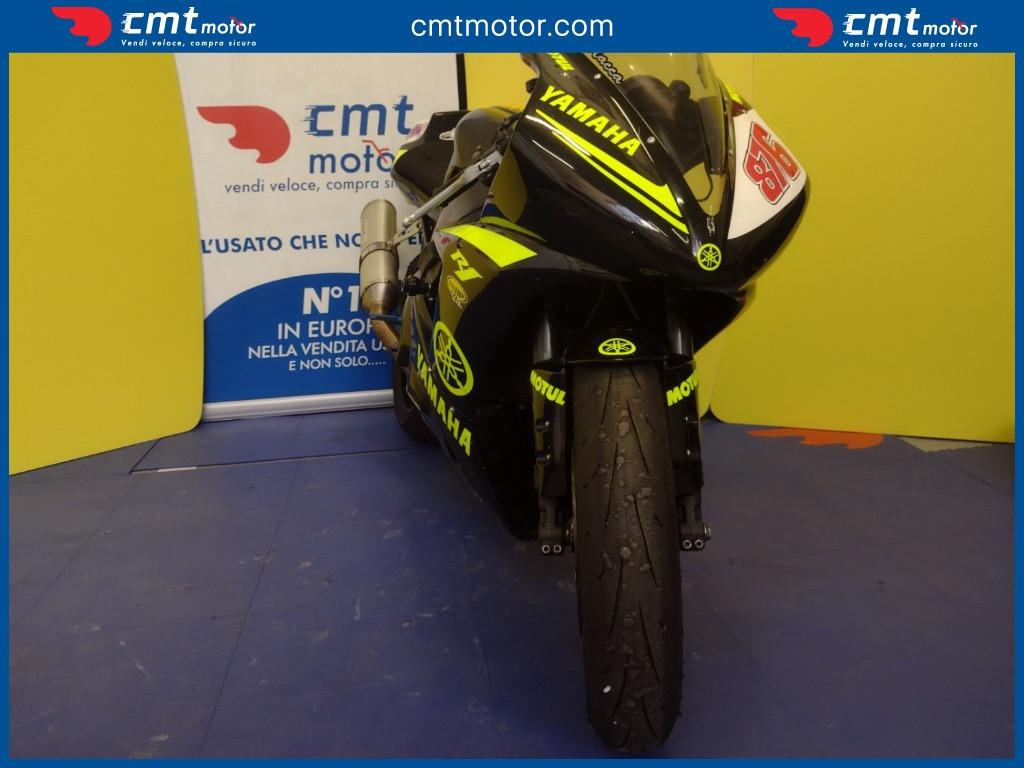 Yamaha YZF R1 - 2004