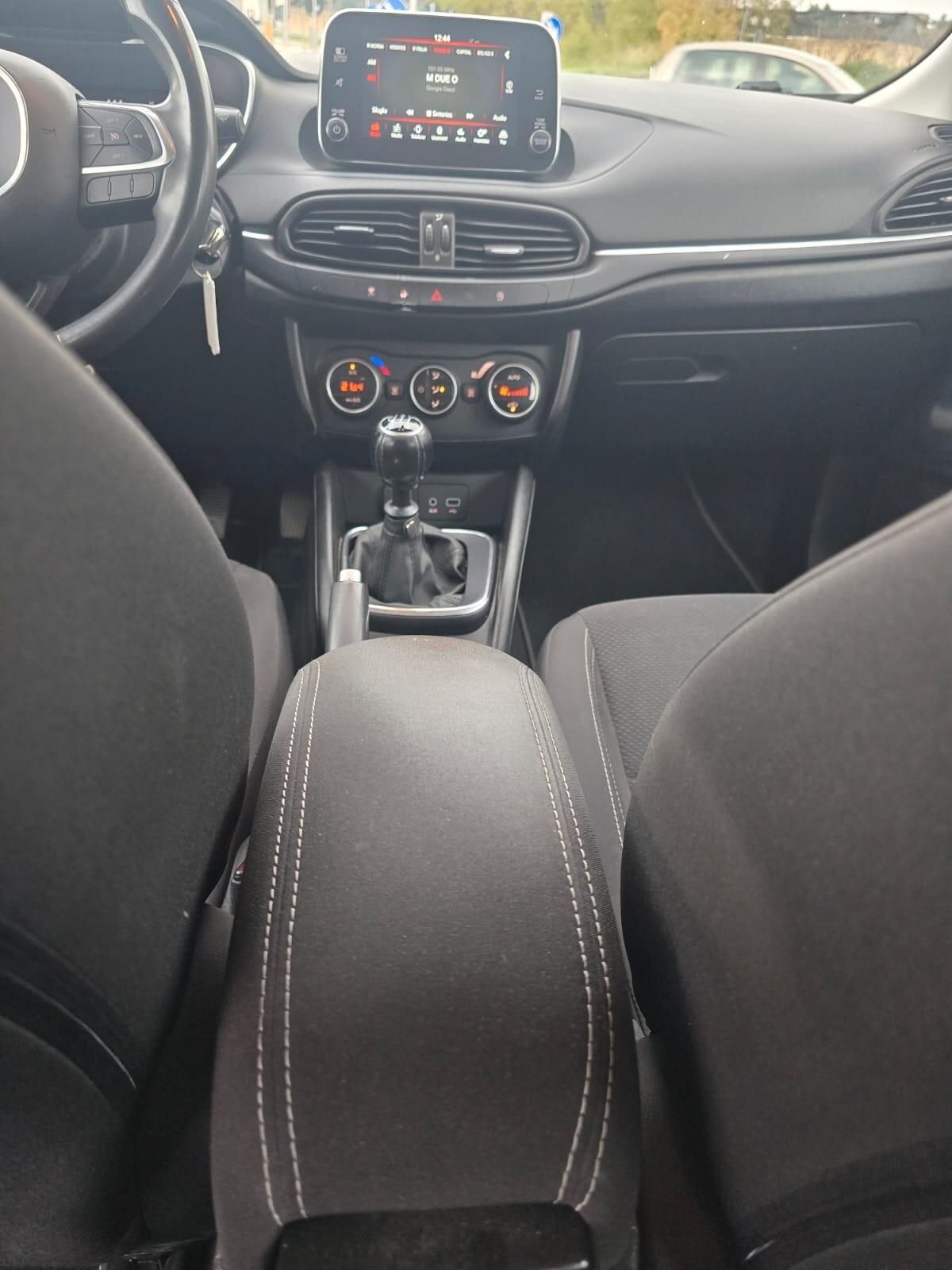 Fiat Tipo 1.6 Mjt S&S 5 porte S-Design