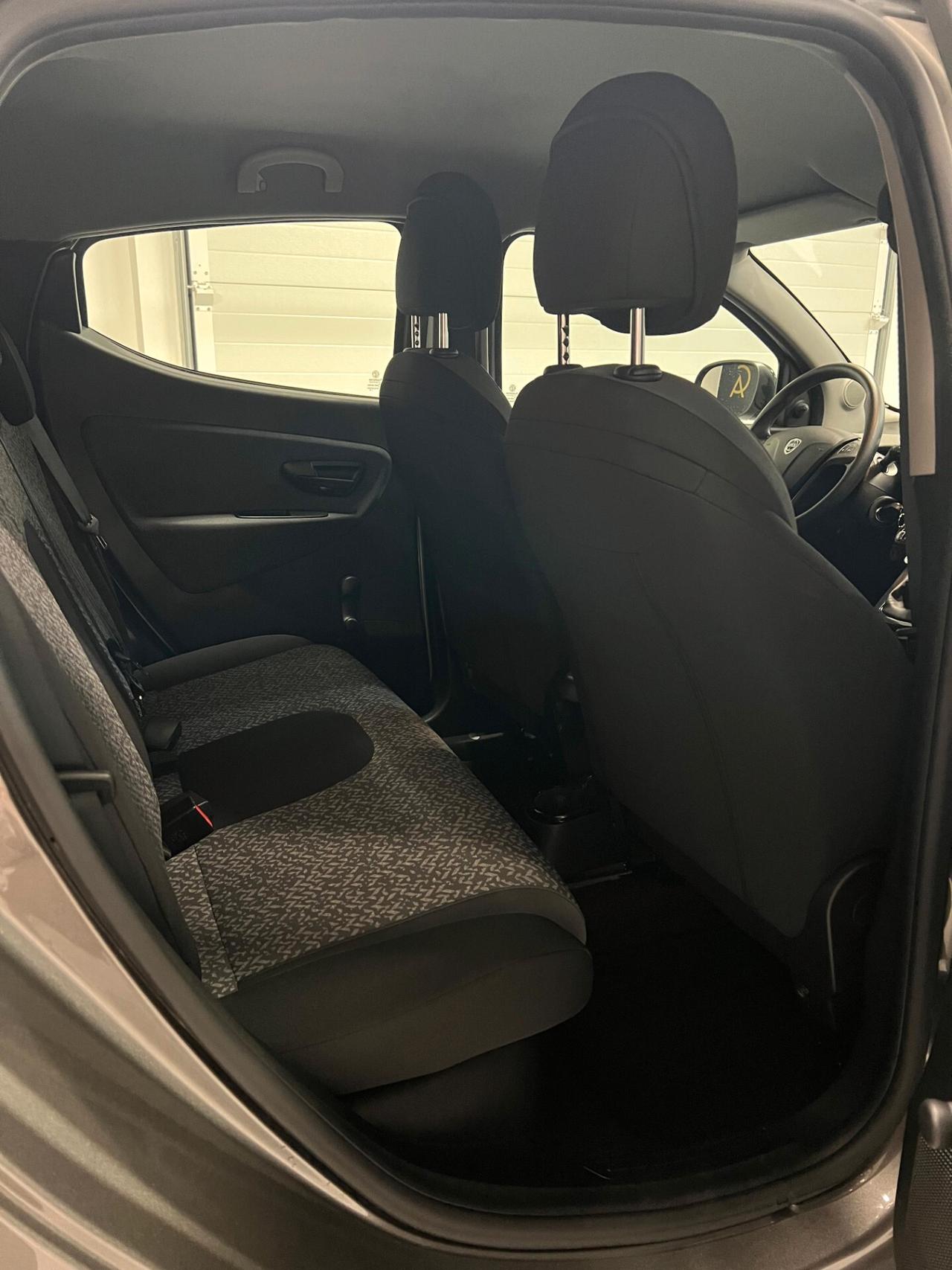 Lancia Ypsilon 1.0 FireFly 5 porte S&S Hybrid Ecochic A. Ferretti