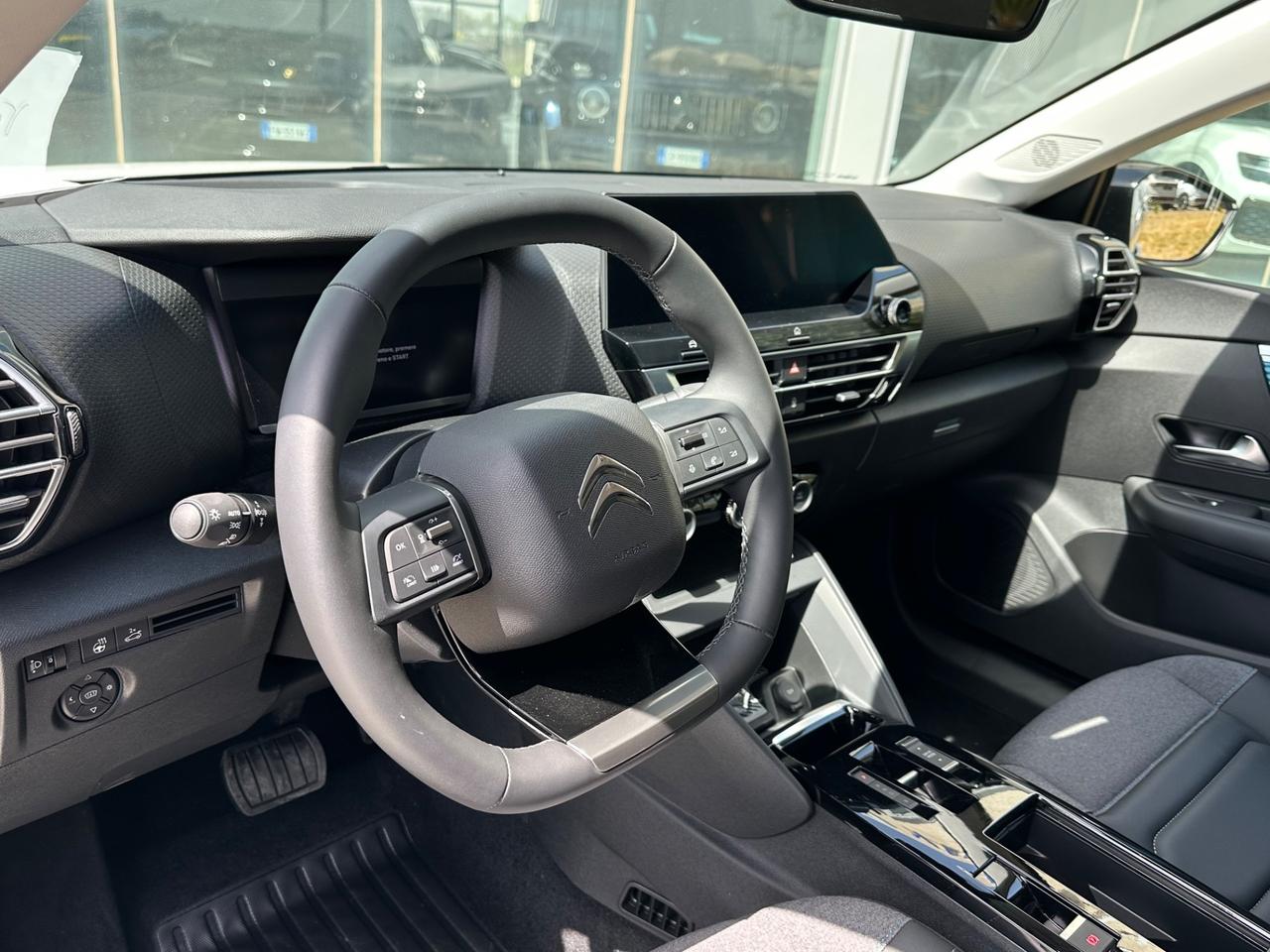 Citroen C4 elettrica Shine possibilità noleggio no scoring