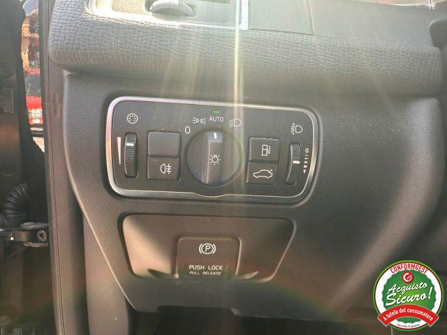 VOLVO XC60 D4 Geartronic R-design Momentum