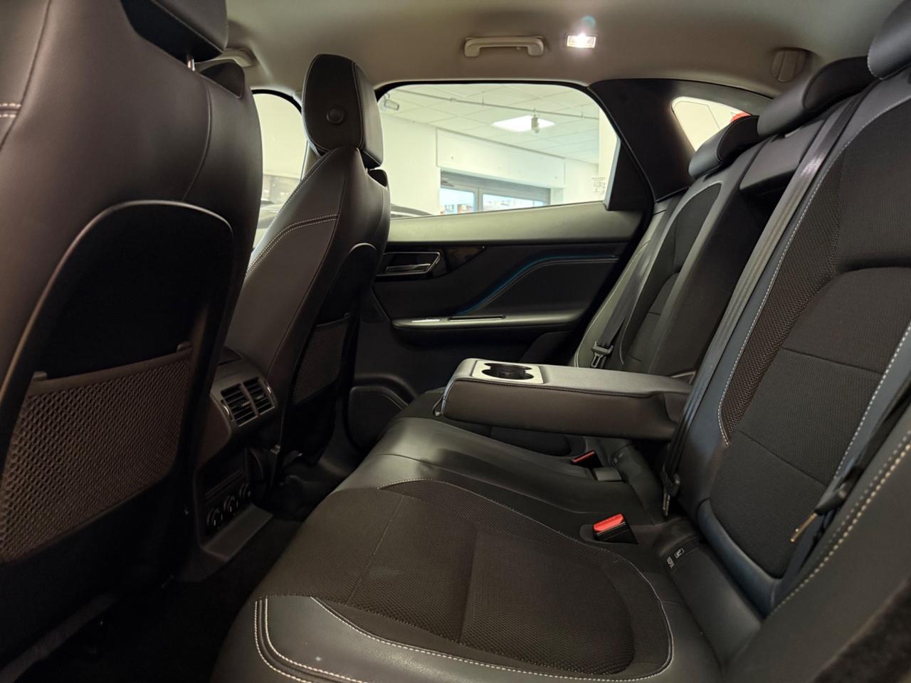 Jaguar F-Pace 2.0 D 240 CV AWD aut. R-Sport