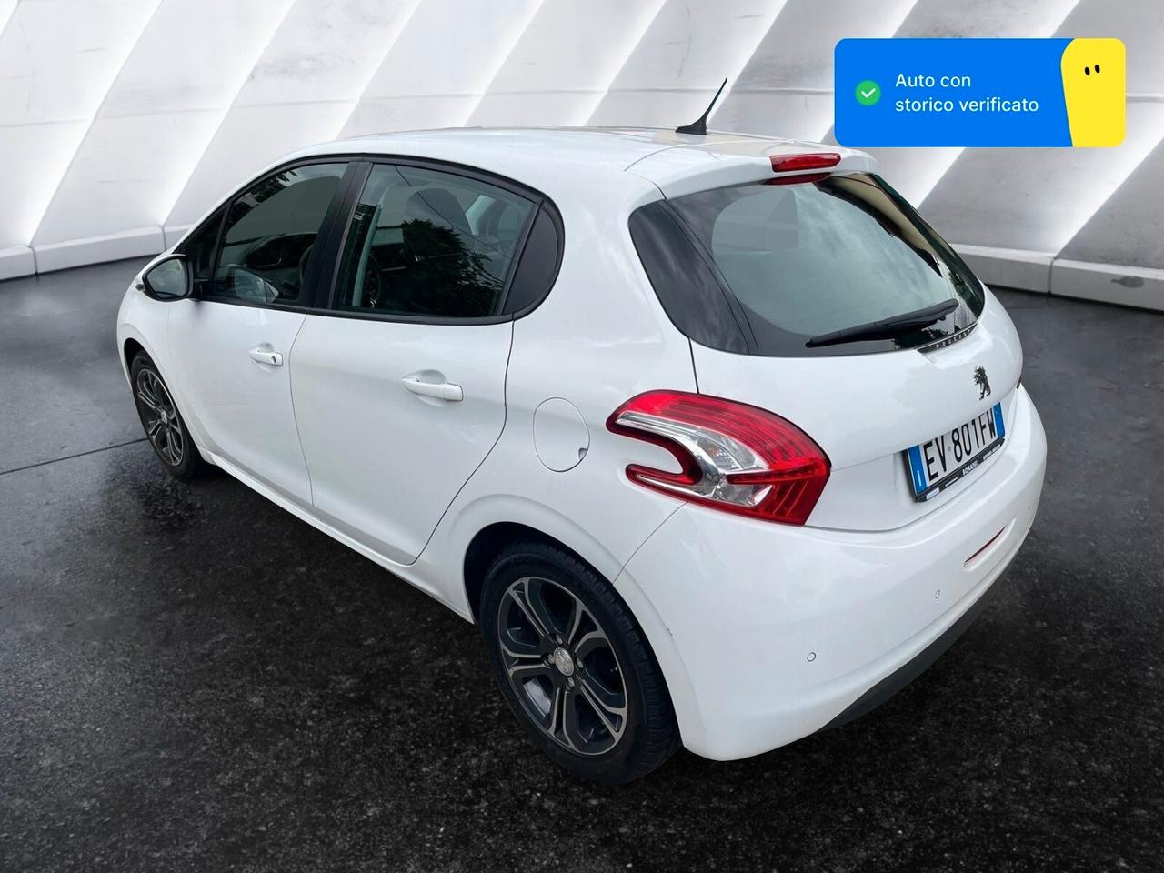 Peugeot 208 1.4 HDi 68 CV 5 porte Allure