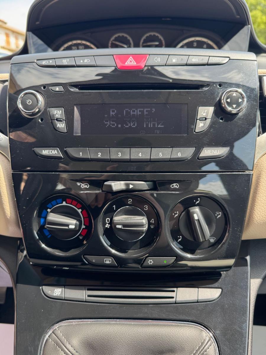 LANCIA - Ypsilon - 1.2 69 CV 5 porte GPL Ecochic Silver NEOPATENTATI