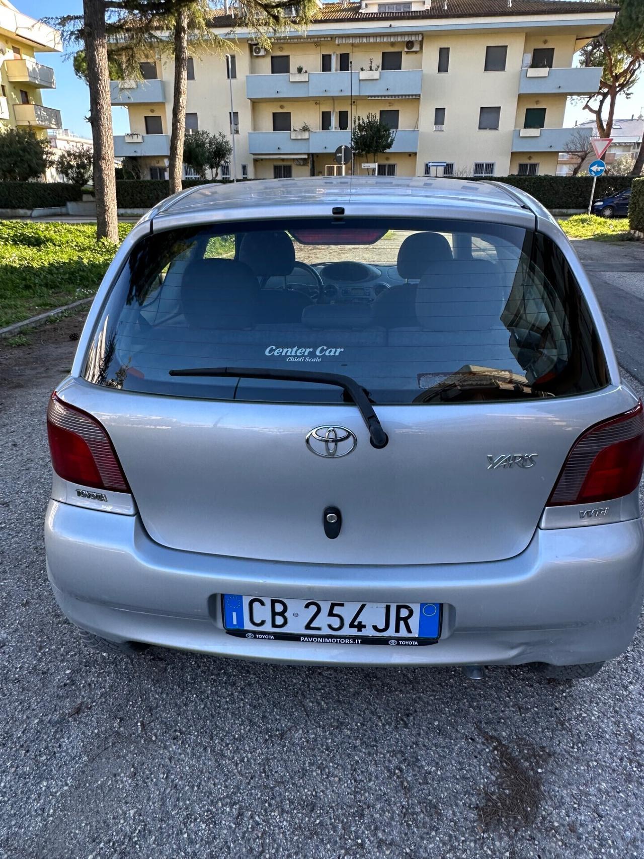 Toyota Yaris 1.3i 16V cat 3 porte neopatentati