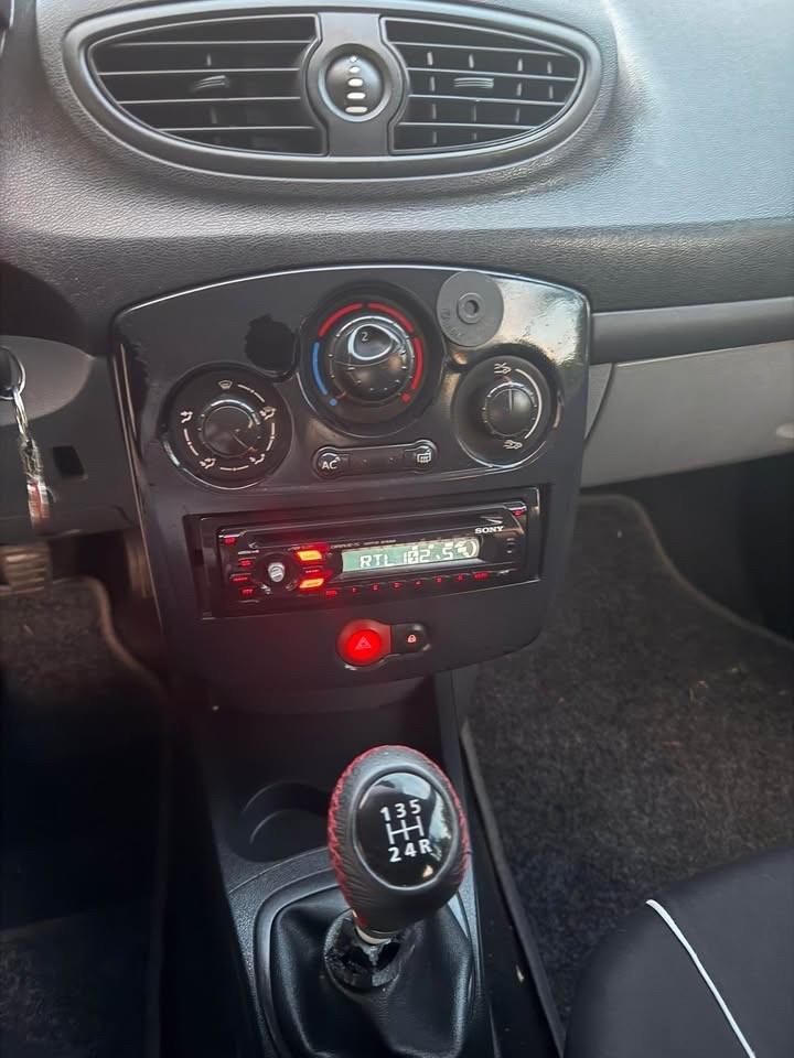RENAULT CLIO 1.2 BENZ NEOPATENTATI