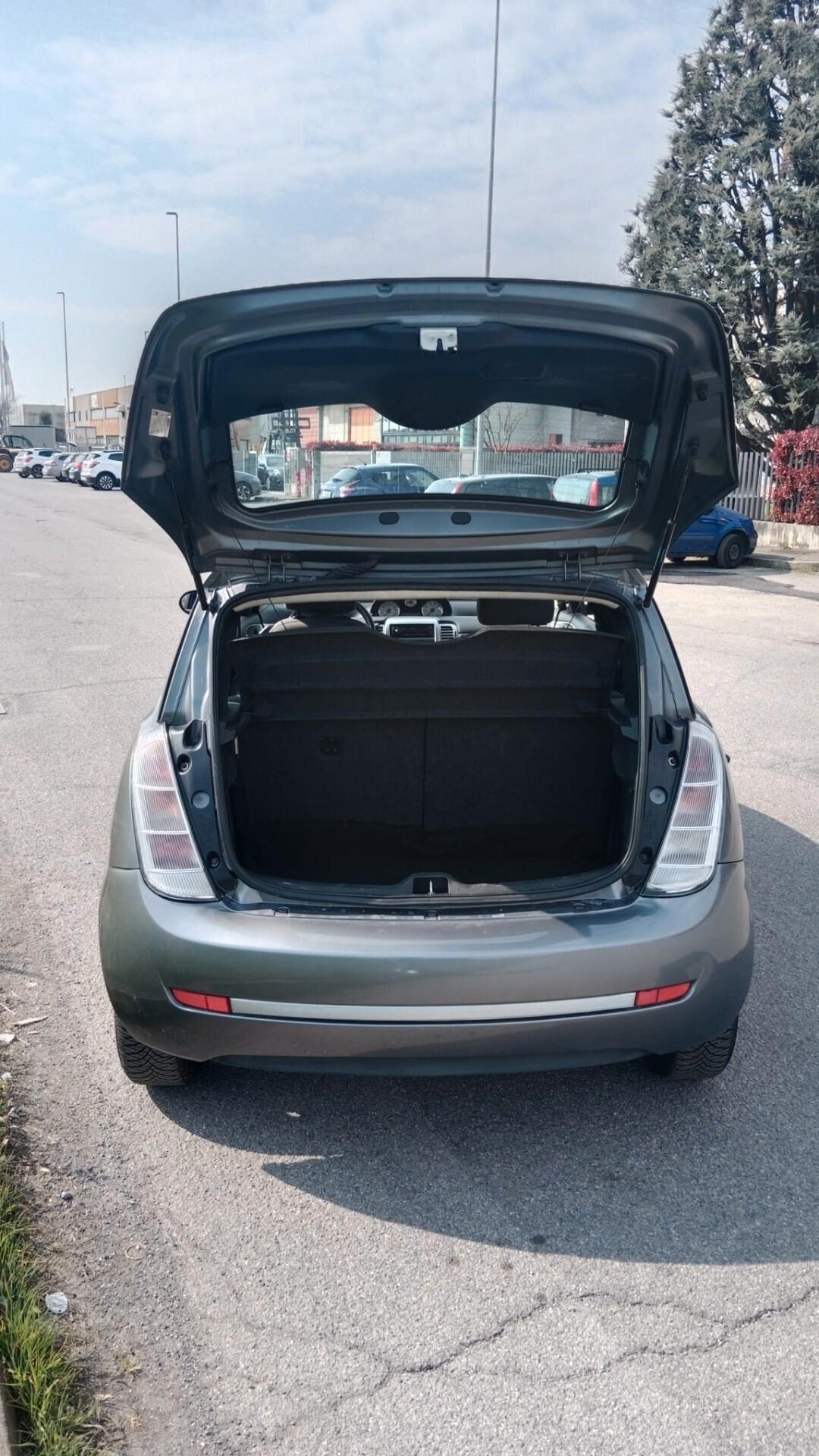 Lancia Ypsilon 1.4 Oro