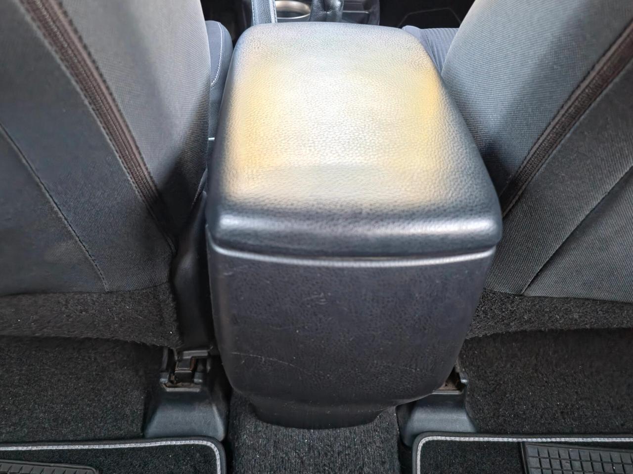 Toyota RAV 4 RAV4 2.0 D-4D 2WD CV-124 E5B Manuale NEO 2013