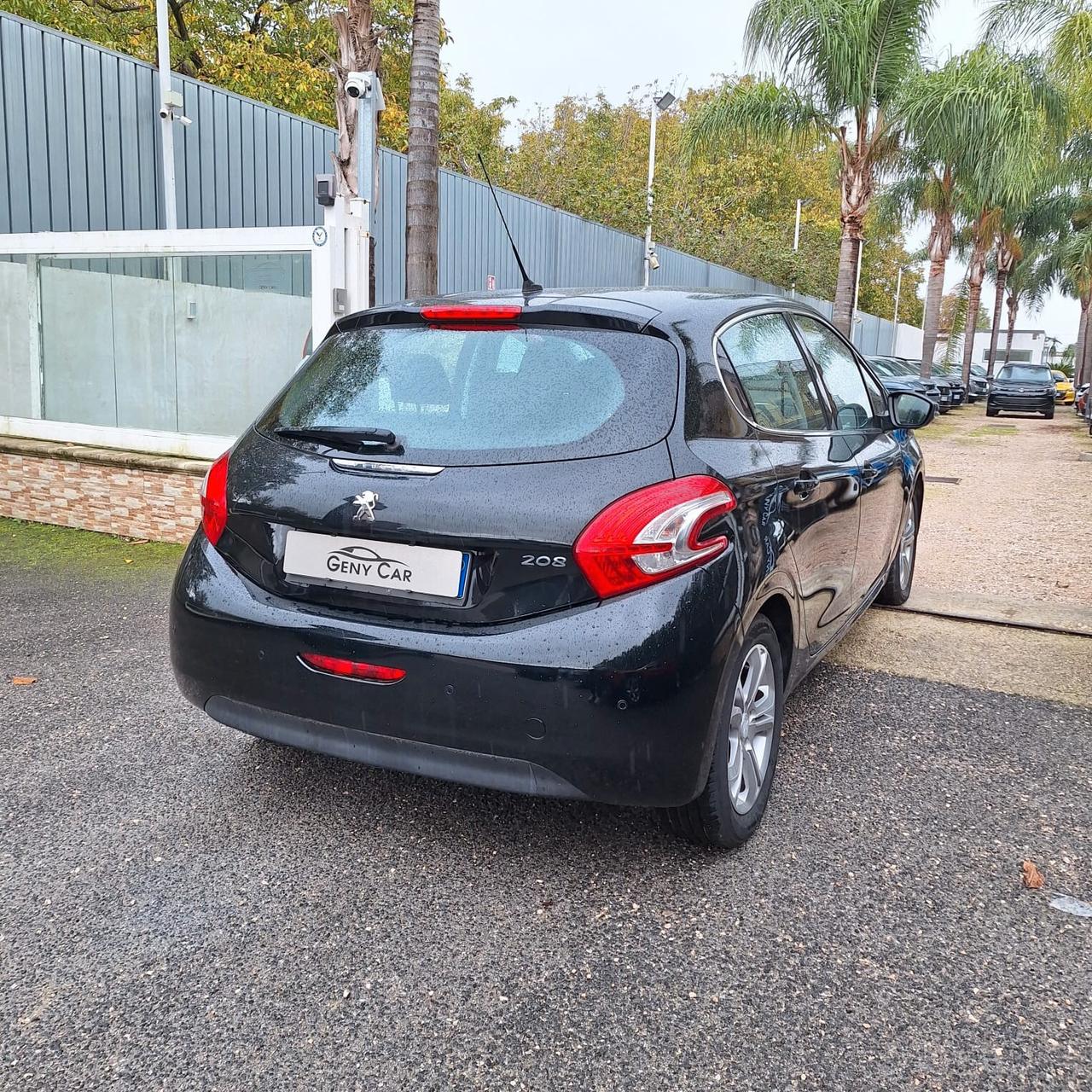 Peugeot 208 1.4 HDi 68 CV 5 porte Allure