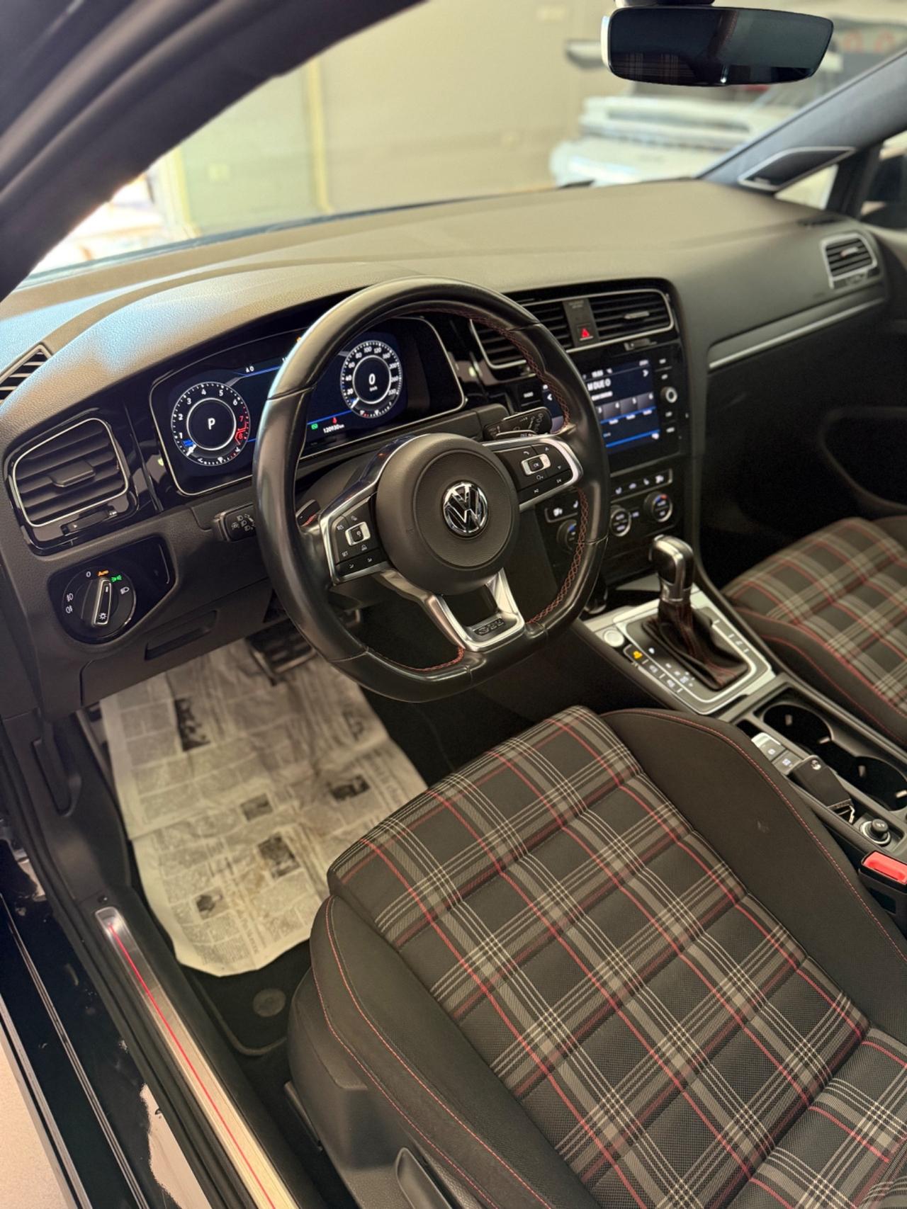 Volkswagen Golf GTI Performance 2.0 245 CV TSI DSG 5p. BMT